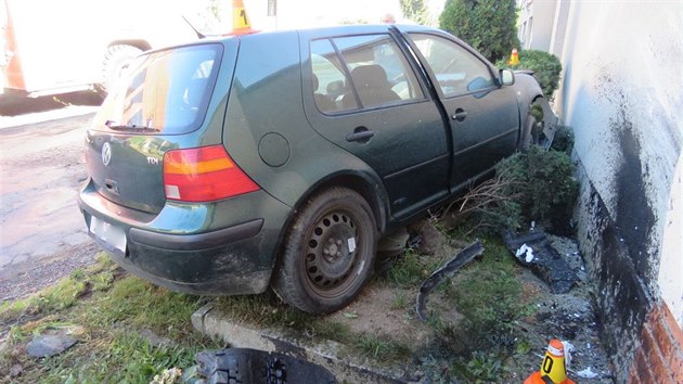 Senior jel na Prostjovsku pli rychle, projel stopkou a pot narazil do zd protjch dom.