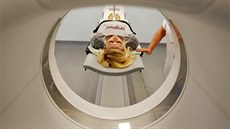 Vyšetření v novém přístroji je z pohledu pacientů velmi jednoduchou záležitostí. Vyšetření v novém přístroji je z pohledu pacientů velmi jednoduchou záležitostí.