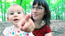 Dokumentaristka Tereza Reichová s dcerou. Dokumentaristka Tereza Reichová s dcerou.