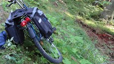 Pětasedmdesátiletý cyklista spadl z kola mezi obcemi České Žleby a Dobrá na... Pětasedmdesátiletý cyklista spadl z kola mezi obcemi České Žleby a Dobrá na...