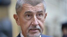 Ministr financí Andrej Babiš před jednáním vlády 21. září 2016 Ministr financí Andrej Babiš před jednáním vlády 21. září 2016