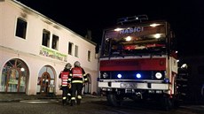 Při požáru bytu v Tovačově se udusilo osm zvířat. Při požáru bytu v Tovačově se udusilo osm zvířat.
