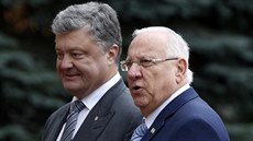 Ukrajinský prezident Petro Poroenko vítá v Kyjev prezidenta Izraele Reuvena...