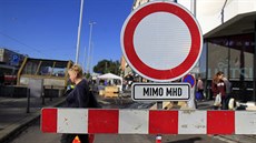 Z hlavního nádraží se na den stala pěší zóna, kam směli jen chodci a tramvaje... Z hlavního nádraží se na den stala pěší zóna, kam směli jen chodci a tramvaje...