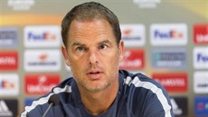 Frank de Boer, trenér Interu Milán, na tiskové konferenci na Spartě. Frank de Boer, trenér Interu Milán, na tiskové konferenci na Spartě.