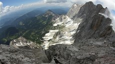 Horský masiv Dachstein v Severních vápencových alpách Horský masiv Dachstein v Severních vápencových alpách