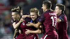 Sparťanští fotbalisté slaví gól, který vstřelil Václav Kadlec (vlevo). Sparťanští fotbalisté slaví gól, který vstřelil Václav Kadlec (vlevo).