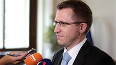 Náměstek ministra financí pro rozpočet Petr Pavelek. Náměstek ministra financí pro rozpočet Petr Pavelek.