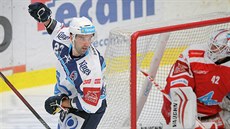 Plzeský Tomá Svoboda se raduje z gólu v zápase s Olomoucí.