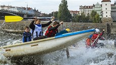 Závod Napříč Prahou – přes tři jezy má téměř osmdesátiletou tradici. Letos byla... Závod Napříč Prahou – přes tři jezy má téměř osmdesátiletou tradici. Letos byla...