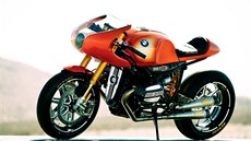 Kapotovaná verze café-raceru NineT vyvedená podle vzoru a barev jednoho z... Kapotovaná verze café-raceru NineT vyvedená podle vzoru a barev jednoho z...