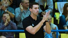 Ústecký trenér Antonín Pitecký sleduje duel se Svitavami.