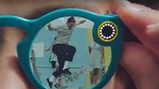 Detail kamerky na sluneních brýlích Snapchat Spectacles.