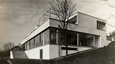 Film a architektura. Haus Tugendhat. V roce 1930 byla v Brn postavena jedna z...
