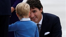 Kanadský premiér Justin Trudeau a britský princ George (Victoria 24. záí 2016)