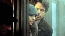 Diane Keatonová a Warren Beatty ve filmu Rudí (1981)