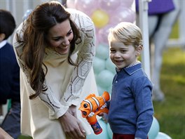 Princ George s maminkou Kate na dtské párty v Kanad (29. záí 2016)