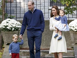 Princ William, jeho manelka Kate a jejich dti princ George a princezna...