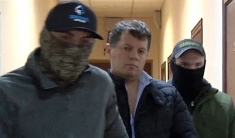 Ruská FSB zatkla ukrajinského novináe Romana Suenka.