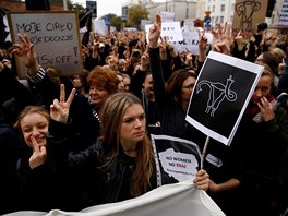erné pondlí. Desítky tisíc Polek protestovaly proti omezení potrat (3. íjna...