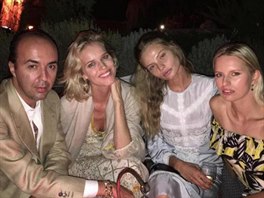 Návrhá Francesco Scognamiglio a modelky Eva Herzigová, Magdalena Frackowiaková...