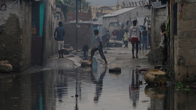 Situace po pechodu huriknu Matthew ve mst Port-au-Prince na Haiti (5.10.2016)