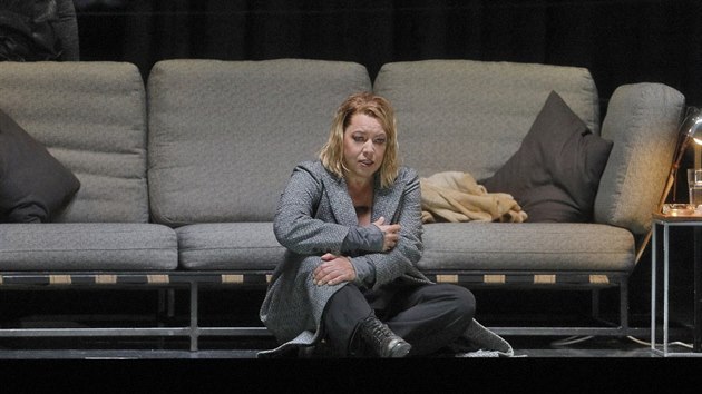 Nina Stemme jako Isolda v inscenaci Wagnerova Tristana a Isoldy v Metropolitn opee