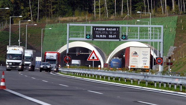 Obchvat Plzn se otevral 6. jna 2006, ve stejn den projeli prvn motorist i tunelem Valk. (6. jna 2006)