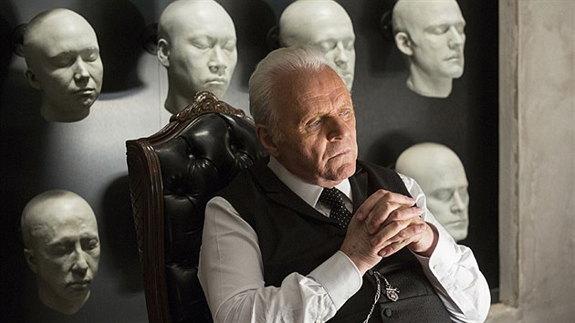 Anthony Hopkins ve vysoce hodnocenm serilu Westworld (2016)