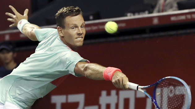 Tom Berdych bhem prvnho kola na turnaji v Tokiu.