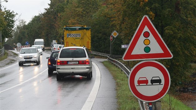 Na oprav mostu v souasnosti nikdo nepracuje.