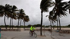 Hurikán Matthew míí do USA. Silný vítr dorazil na Miami Beach. (6.10.2016)