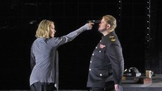Nina Stemme jako Isolda a Stuart Skelton jako Tristan v Metropolitní opeře Nina Stemme jako Isolda a Stuart Skelton jako Tristan v Metropolitní opeře