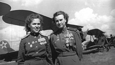 Navigátorka Rufina Gaevová a pilotka Natálie Meklinová