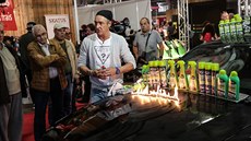 Na autosalonu v Paříži jsou i bizarní expozice. Na autosalonu v Paříži jsou i bizarní expozice.