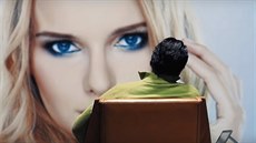 Reklama na Dove měří mužům tep při pohledu na ženy. Reklama na Dove měří mužům tep při pohledu na ženy.