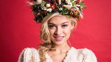 Kristýna Kubíčková v národním kostýmu od návrhářky Marie Staré z dílny Rodná... Kristýna Kubíčková v národním kostýmu od návrhářky Marie Staré z dílny Rodná...