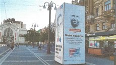 Nepřehlédnutelná reklamní konstrukce stála na dohled od pardubického divadla v... Nepřehlédnutelná reklamní konstrukce stála na dohled od pardubického divadla v...