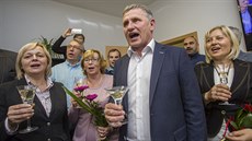 Jiří Čunek přivedl KDU-ČSL k vítězství v krajských volbách ve Zlínském kraji. Jiří Čunek přivedl KDU-ČSL k vítězství v krajských volbách ve Zlínském kraji.