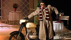 Moravské divadlo v Olomouci nově láká na revuální operetu Hledám děvče na... Moravské divadlo v Olomouci nově láká na revuální operetu Hledám děvče na...
