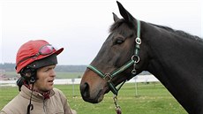 Žokej Martin Liška pracuje ve stáji Pegas ve Zhoři u Jihlavy. Žokej Martin Liška pracuje ve stáji Pegas ve Zhoři u Jihlavy.