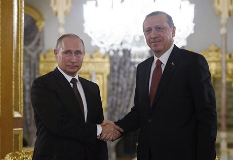 Ruský prezident Vladimir Putin a turecký prezident Recep Tayyip Erdogan na...