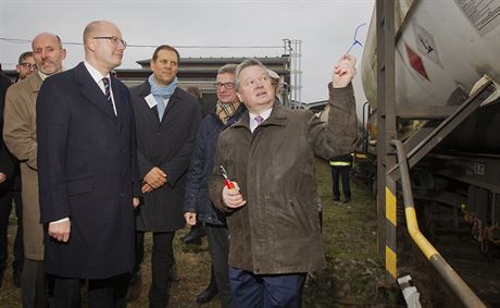 Premiér Bohuslav Sobotka s pedsedou Správy státních hmotných rezerv Pavlem vagrem