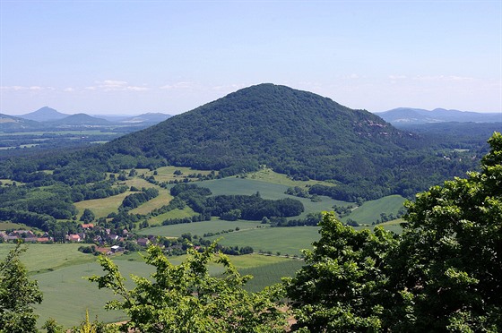 Hora Vlho (614 m) v CHKO Kokoínsko