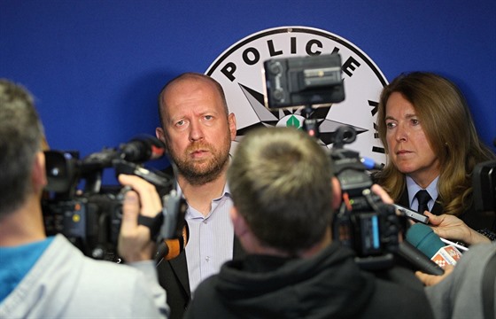 Kriminalista Pavel Kubi a policejní mluví Dana írtková.