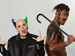 Anna Slováková jako Keith Flint z kapely The Prodigy v show Tvoje tvá má...