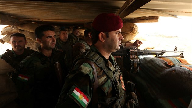 Irck armda a kurdt pemergov se pipravuj k toku na Mosul (15. jna 2016)