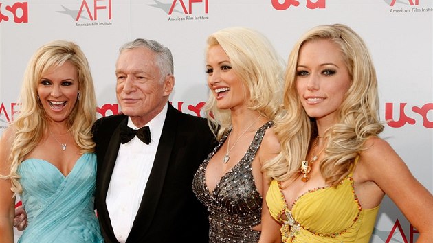 Hugh Hefner a jeho zajci