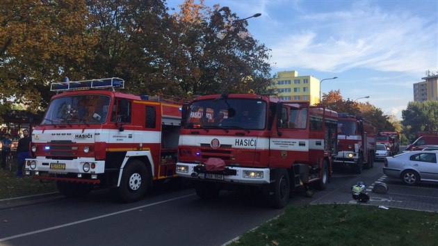 K poru bytu v panelovm dom v Neratovicch vyjelo osm jednotek hasi.