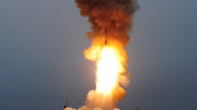 Operan test neozbrojen stely Minuteman III 23. z 2014, zkladna Vandenberg v Kalifornii